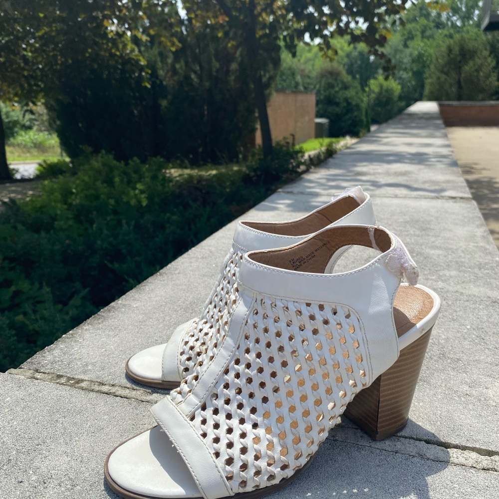 Elegant White Heeled Sandals